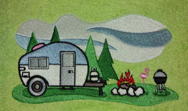 Handtuch mit Wohnwagen, Campingmotiv bestickt